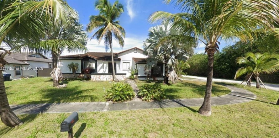 House in Cutler Bay, Florida 4 bedrooms, 206.15 sq.m. № 1930510