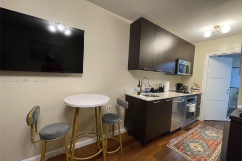 Снять в аренду квартиру в Майами-Бич, Флорида 1 спальня, 40.51м2, № 2024551 - фото 3