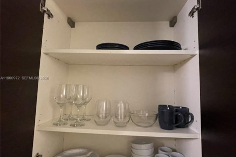 Снять в аренду квартиру в Майами-Бич, Флорида 1 спальня, 40.51м2, № 2024551 - фото 12