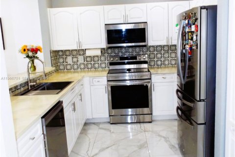 Adosado en venta en Cutler Bay, Florida, 3 dormitorios, 139.73 m2 № 2028897 - foto 11