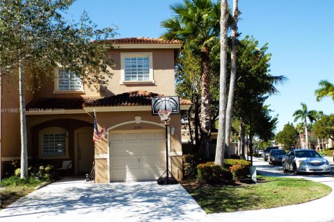 Adosado en Cutler Bay, Florida 3 dormitorios, 139.73 m2 № 2028897