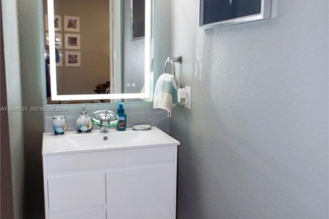 Adosado en venta en Cutler Bay, Florida, 3 dormitorios, 139.73 m2 № 2028897 - foto 19