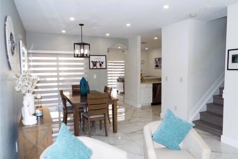Adosado en venta en Cutler Bay, Florida, 3 dormitorios, 139.73 m2 № 2028897 - foto 3