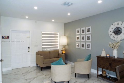 Adosado en venta en Cutler Bay, Florida, 3 dormitorios, 139.73 m2 № 2028897 - foto 4