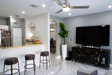 Adosado en venta en Cutler Bay, Florida, 3 dormitorios, 139.73 m2 № 2028897 - foto 16