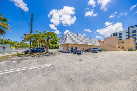 Commercial property in Palmetto Bay, Florida № 2076776 - photo 28