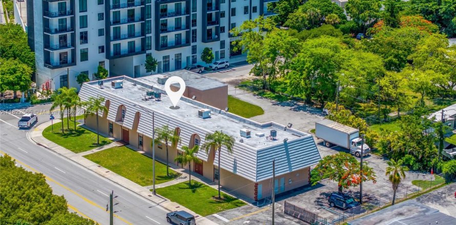 Commercial property in Palmetto Bay, Florida № 2076776