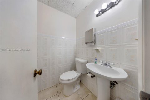 Commercial property in Palmetto Bay, Florida № 2076776 - photo 12