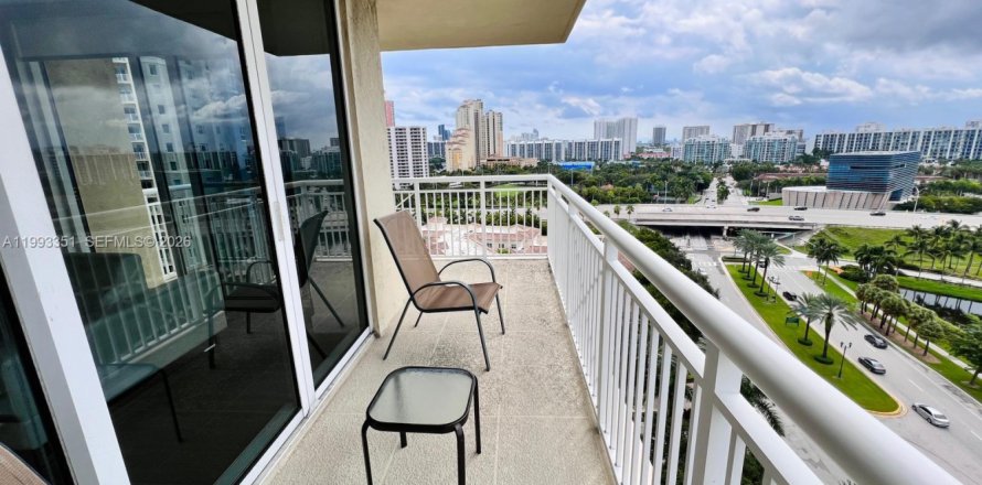 Condo in Aventura, Florida, 2 bedrooms № 2076616