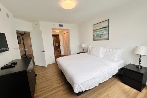 Condo in Aventura, Florida, 2 bedrooms № 2076616 - photo 15