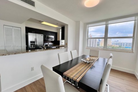 Condo in Aventura, Florida, 2 bedrooms № 2076616 - photo 7