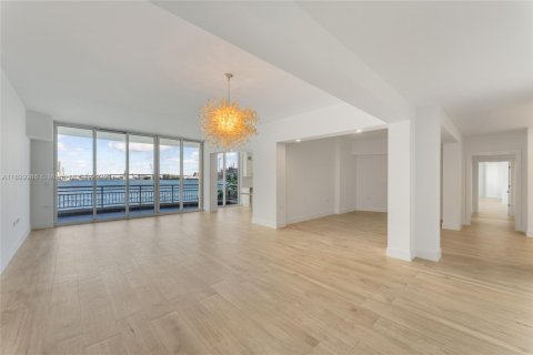 Condo in Miami, Florida, 4 bedrooms  № 1953389 - photo 2