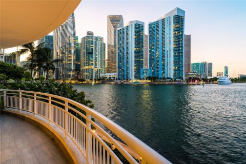Condo in Miami, Florida, 4 bedrooms  № 1953389 - photo 10