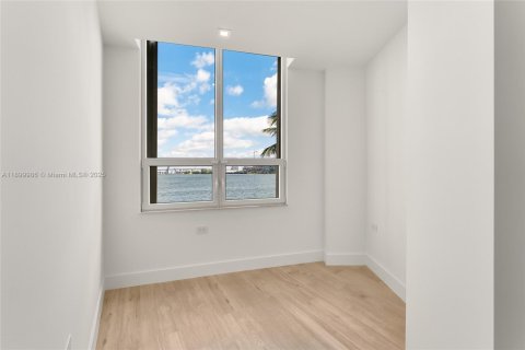 Condo in Miami, Florida, 4 bedrooms  № 1953389 - photo 25