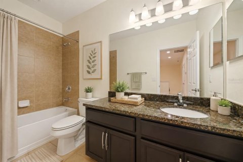 House in Sarasota, Florida 4 bedrooms, 198.72 sq.m. № 2221378 - photo 14