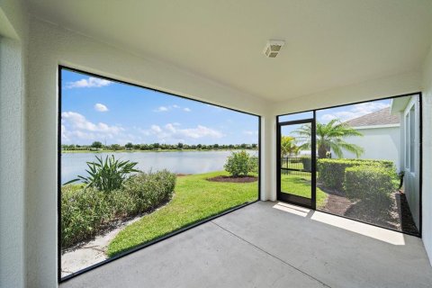 House in Sarasota, Florida 4 bedrooms, 198.72 sq.m. № 2221378 - photo 7