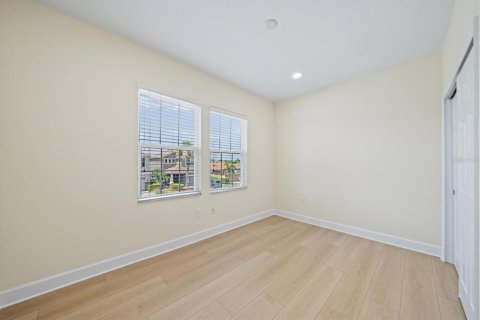 House in Sarasota, Florida 4 bedrooms, 198.72 sq.m. № 2221378 - photo 12