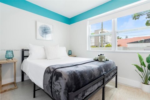 Casa en alquiler en Miami, Florida, 3 dormitorios, 115.94 m2 № 1864512 - foto 21
