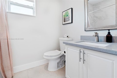 Casa en alquiler en Miami, Florida, 3 dormitorios, 115.94 m2 № 1864512 - foto 20