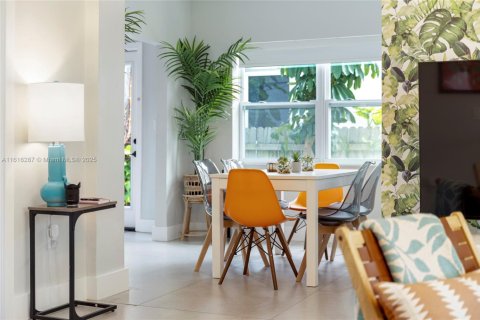 Casa en alquiler en Miami, Florida, 3 dormitorios, 115.94 m2 № 1864512 - foto 8