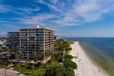 Condo in Treasure Island, Florida, 2 bedrooms  № 2353381 - photo 19