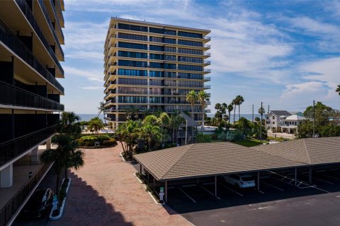 Condo in Treasure Island, Florida, 2 bedrooms  № 2353381 - photo 2