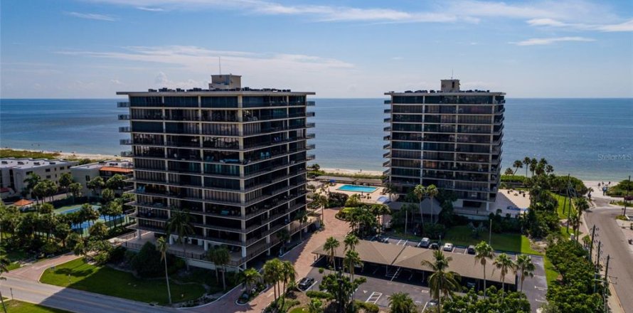 Condo in Treasure Island, Florida, 2 bedrooms  № 2353381