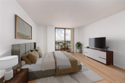 Condo in Treasure Island, Florida, 2 bedrooms  № 2353381 - photo 8
