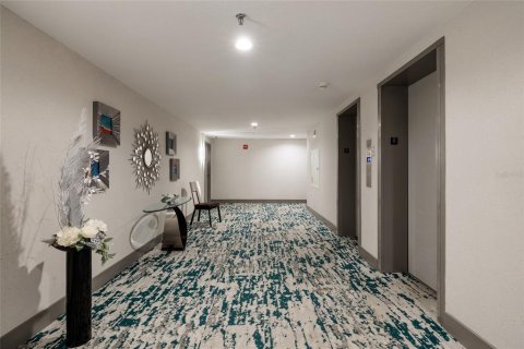 Condo in Treasure Island, Florida, 2 bedrooms  № 2353381 - photo 3