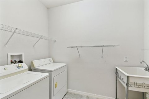 Casa en venta en Kissimmee, Florida, 3 dormitorios, 225.47 m2 № 1772131 - foto 28