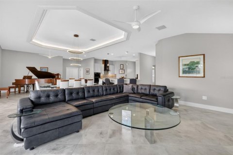Casa en venta en The Villages, Florida, 3 dormitorios, 239.78 m2 № 2157458 - foto 9