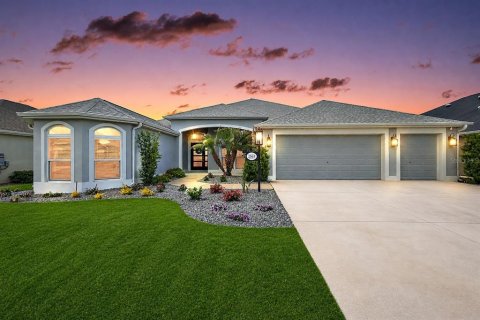 Casa en The Villages, Florida 3 dormitorios, 239.78 m2 № 2157458