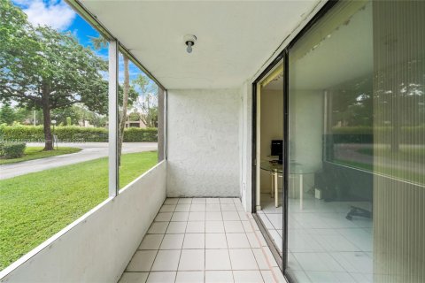Condominio en venta en North Lauderdale, Florida, 2 dormitorios, 92.9 m2 № 1481824 - foto 14