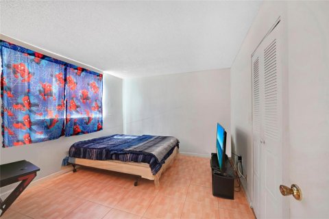 Condominio en venta en North Lauderdale, Florida, 2 dormitorios, 92.9 m2 № 1481824 - foto 23