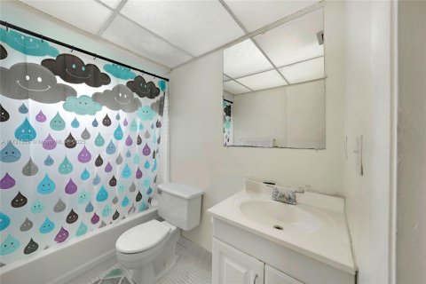 Condominio en venta en North Lauderdale, Florida, 2 dormitorios, 92.9 m2 № 1481824 - foto 21