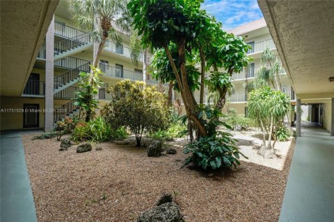 Condominio en venta en North Lauderdale, Florida, 2 dormitorios, 92.9 m2 № 1481824 - foto 3