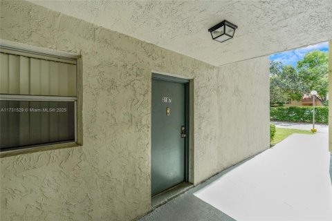 Condominio en venta en North Lauderdale, Florida, 2 dormitorios, 92.9 m2 № 1481824 - foto 27