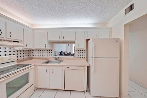 Condominio en venta en North Lauderdale, Florida, 2 dormitorios, 92.9 m2 № 1481824 - foto 6