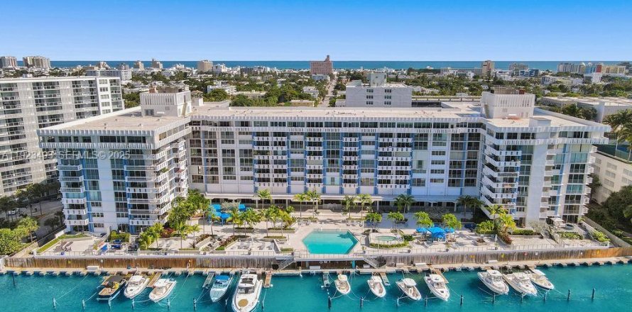 Кондоминиум с 1 спальней в Майами-Бич, Флорида № 1982512