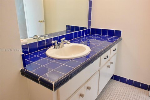 Купить кондоминиум в Майами-Бич, Флорида 1 спальня, 75.25м2, № 1982512 - фото 8