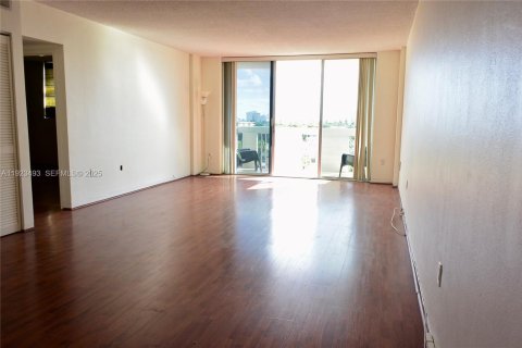 Купить кондоминиум в Майами-Бич, Флорида 1 спальня, 75.25м2, № 1982512 - фото 7