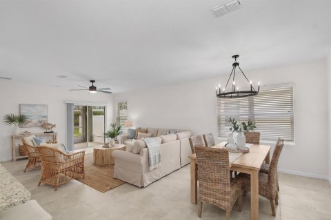 House in Port St. Lucie, Florida 3 bedrooms, 142.6 sq.m. № 2261308 - photo 11