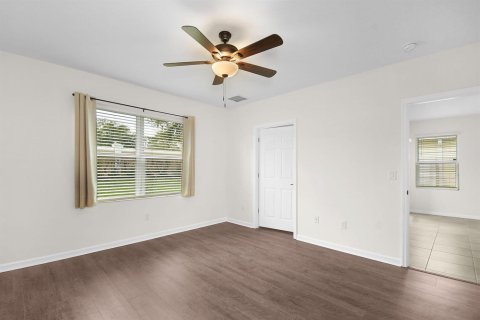 House in Port St. Lucie, Florida 3 bedrooms, 142.6 sq.m. № 2261308 - photo 22