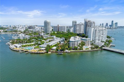 Снять в аренду кондоминиум в Майами-Бич, Флорида 1 спальня, 77.11м2, № 2145793 - фото 23