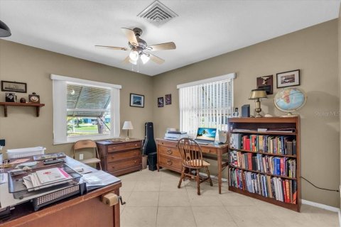 House in Englewood, Florida 3 bedrooms, 134.89 sq.m. № 1725425 - photo 17