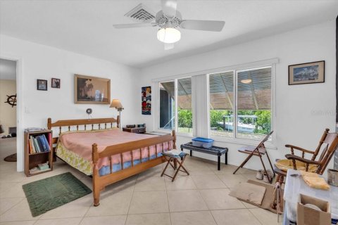 House in Englewood, Florida 3 bedrooms, 134.89 sq.m. № 1725425 - photo 14