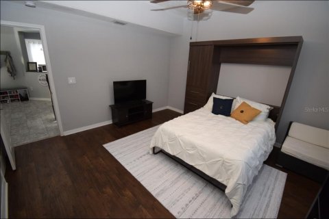 House in Riverview, Florida 5 bedrooms, 306.39 sq.m. № 1907287 - photo 16