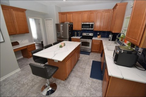 House in Riverview, Florida 5 bedrooms, 306.39 sq.m. № 1907287 - photo 7
