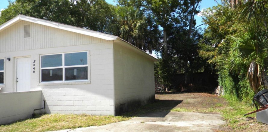Commercial property in Jacksonville, Florida 70.05 sq.m. № 806887