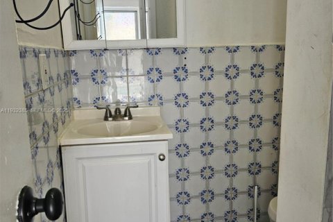 Снять в аренду квартиру в Холливуд, Флорида 263.75м2, № 1990622 - фото 7